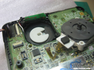 Illustration for article titled Check Out The Inside Of A 3DS